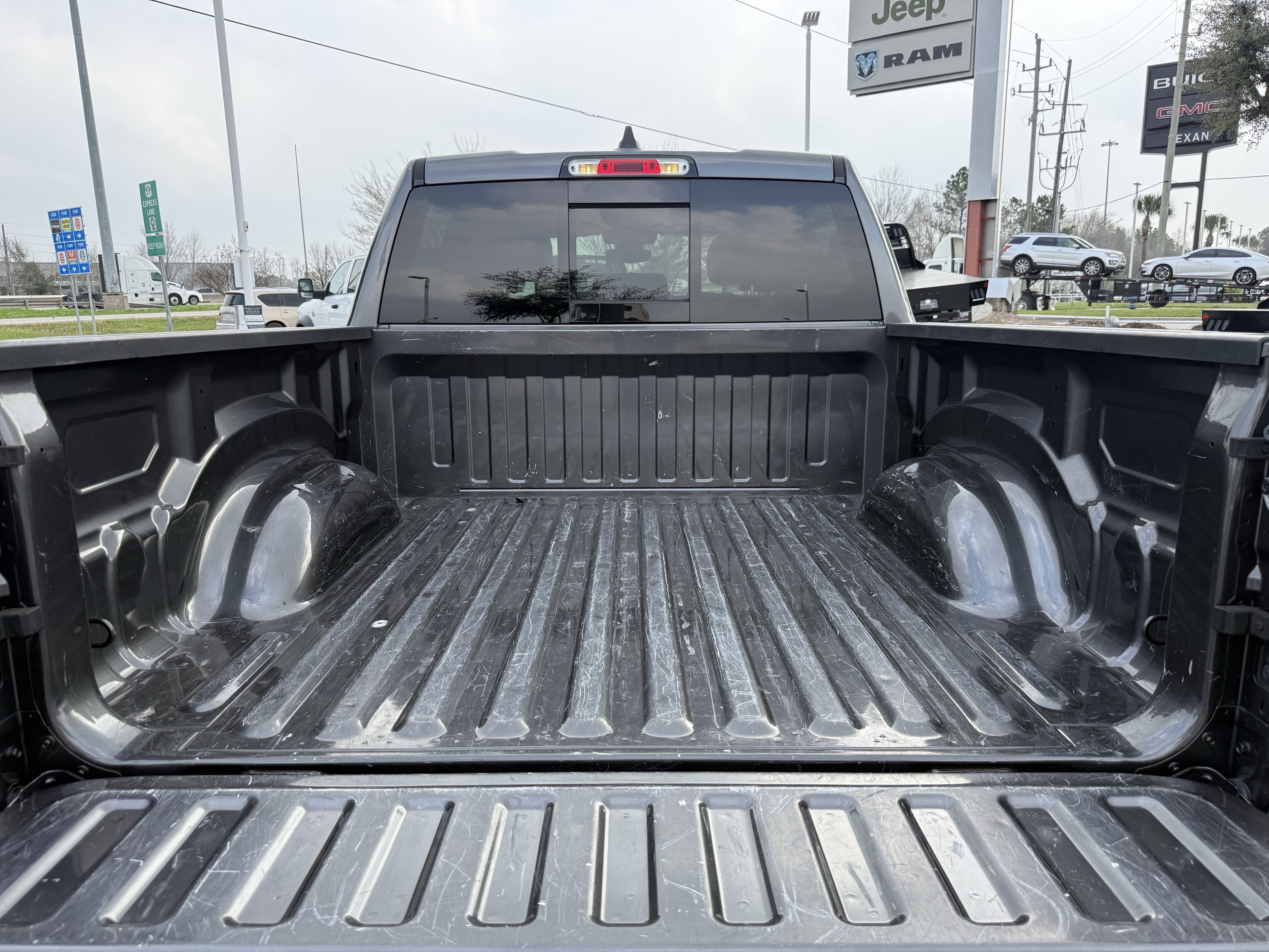 Used 2019 Granite Crystal Metallic Clearcoat Ram  image 29