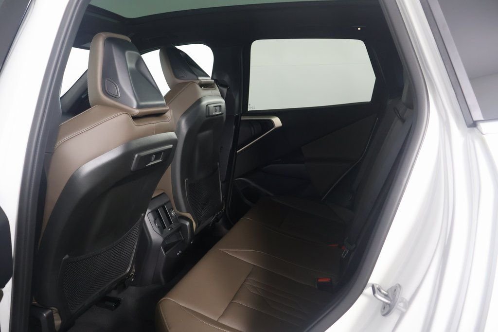 Used 2025 White BMW 30 xDrive image 6