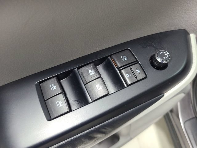Used 2015 Predawn Gray Mica Toyota XLE image 21