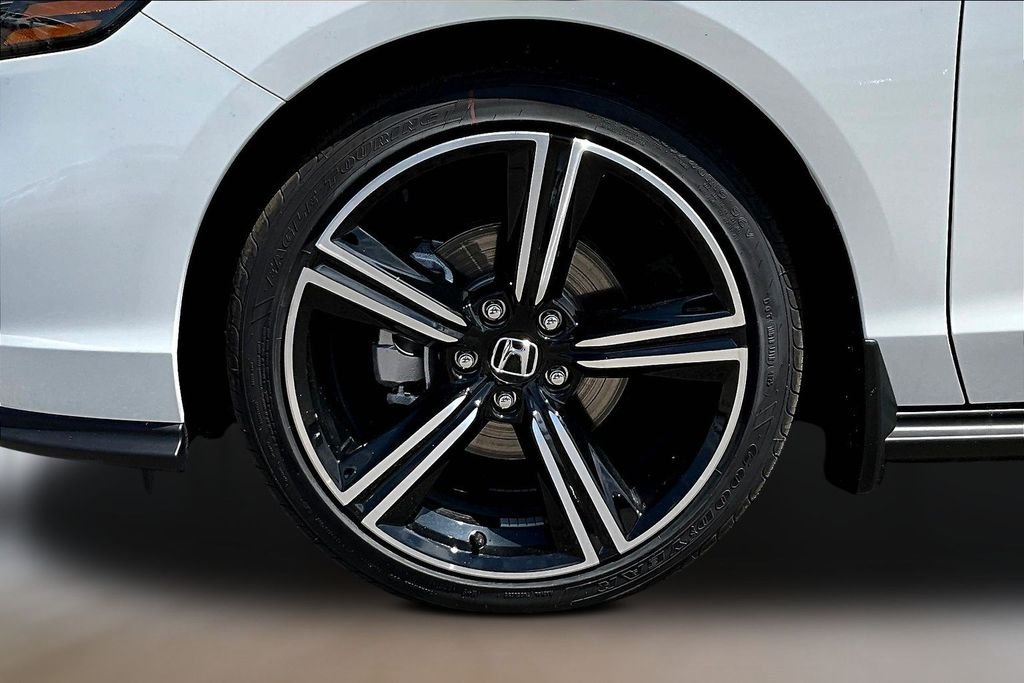 New 2026 Platinum White Pearl Honda SE image 12