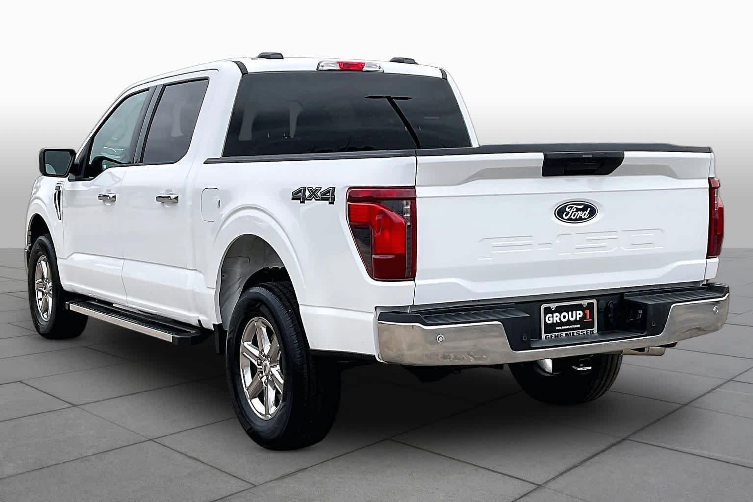 Used 2025 Oxford White Ford XLT image 12