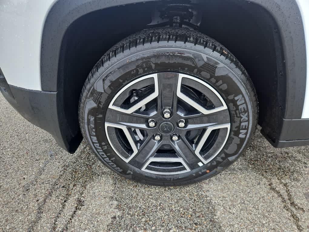 New 2026 Bright White Clearcoat Jeep Laredo image 3