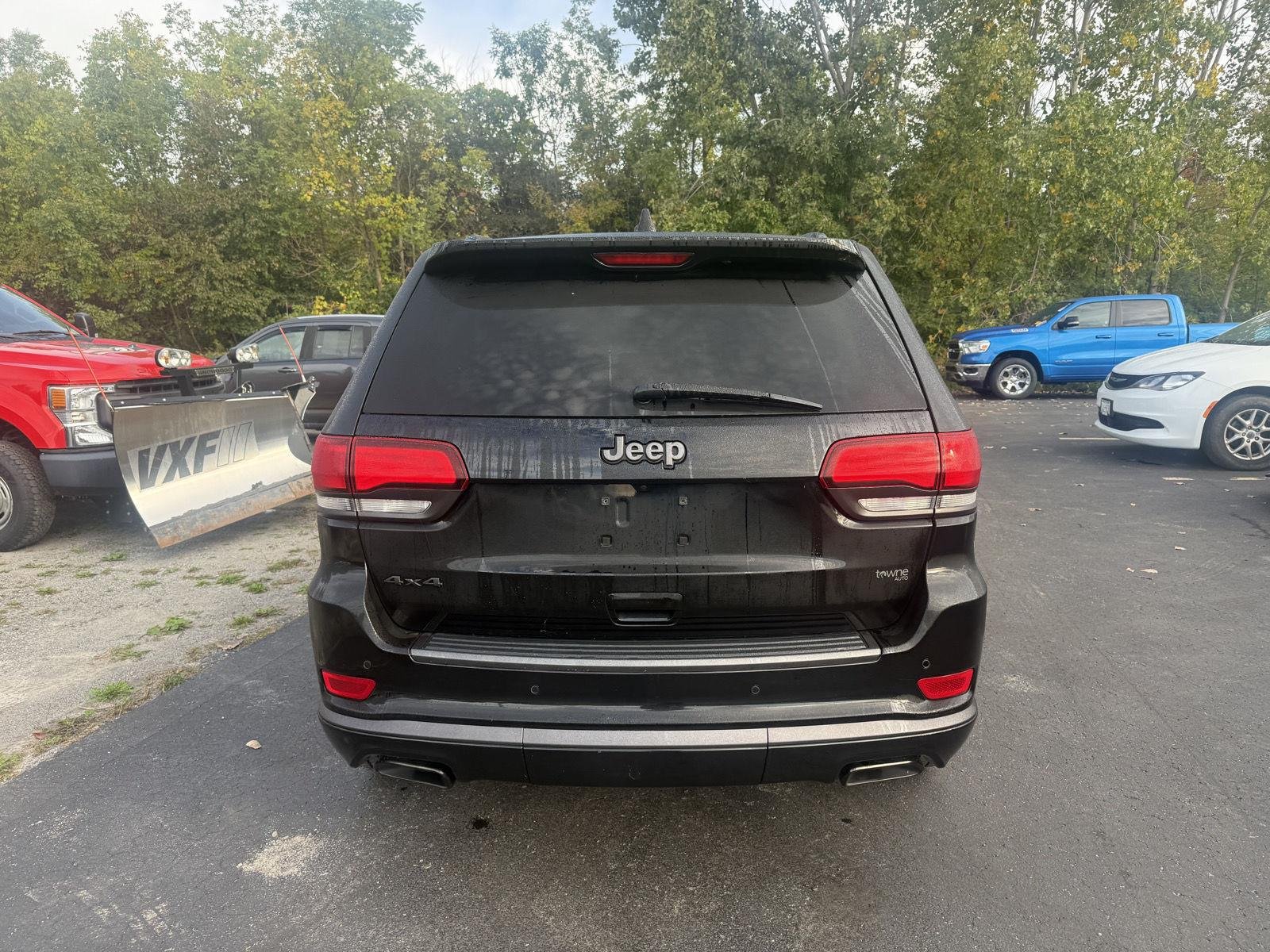 Used 2020 Diamond Black Crystal Pearlcoat Jeep High Altitude image 13