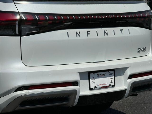 New 2026 RADIANT WHITE INFINITI Luxe 2WD image 4