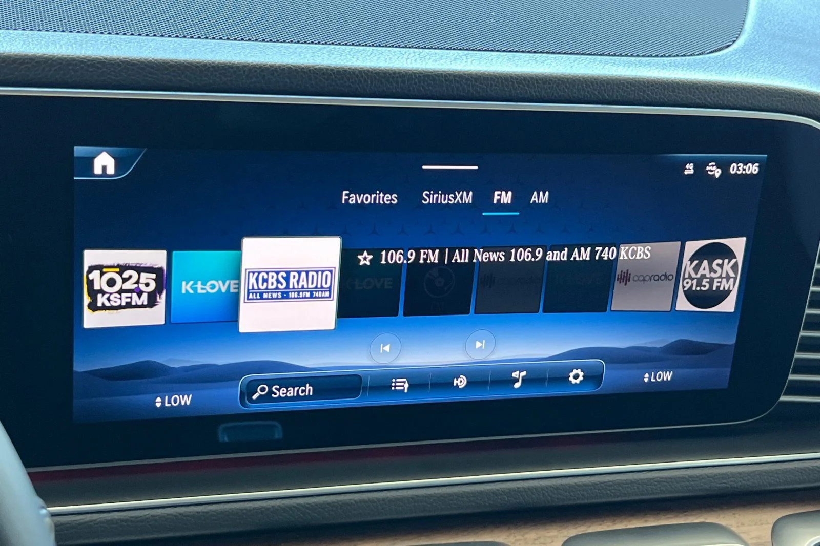 Used 2025 Gray Mercedes-Benz GLE 350 image 22