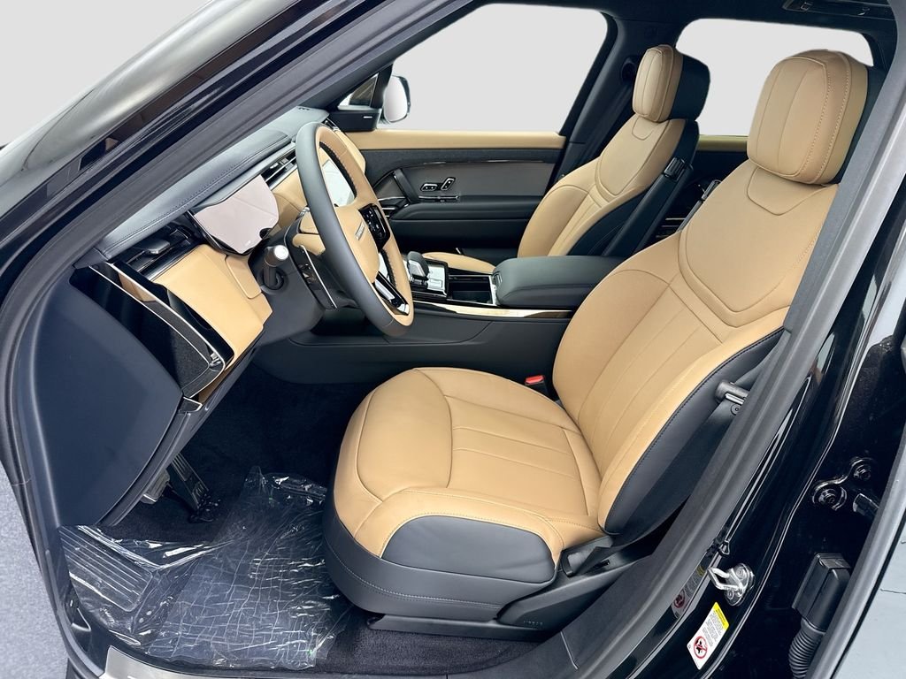 New 2026 Santorini Black Land Rover Dynamic SE image 18
