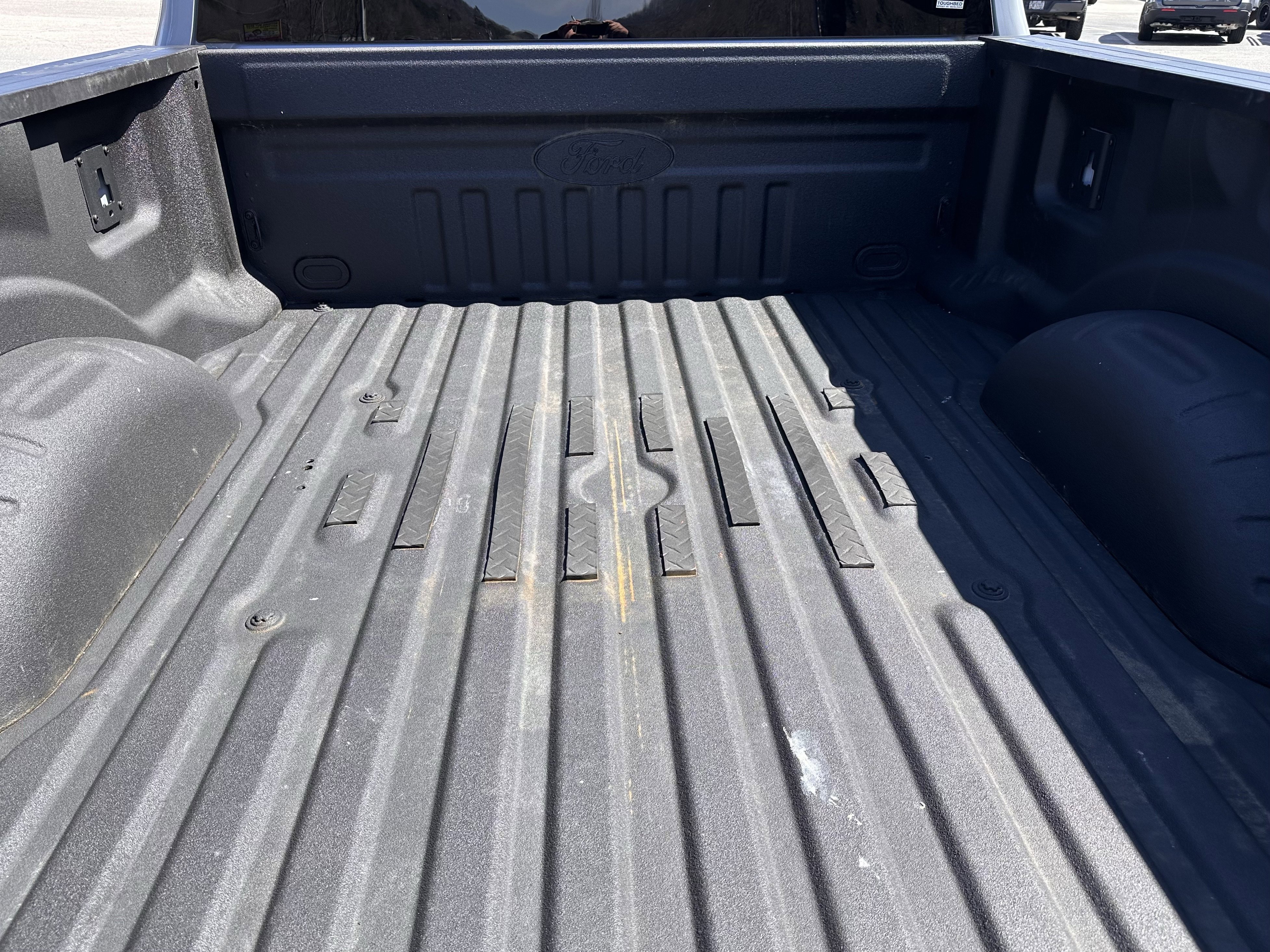 Certified Used 2024 Glacier Gray Metallic Ford LARIAT image 8
