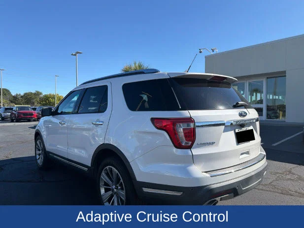 Used 2018 White Ford Limited image 6