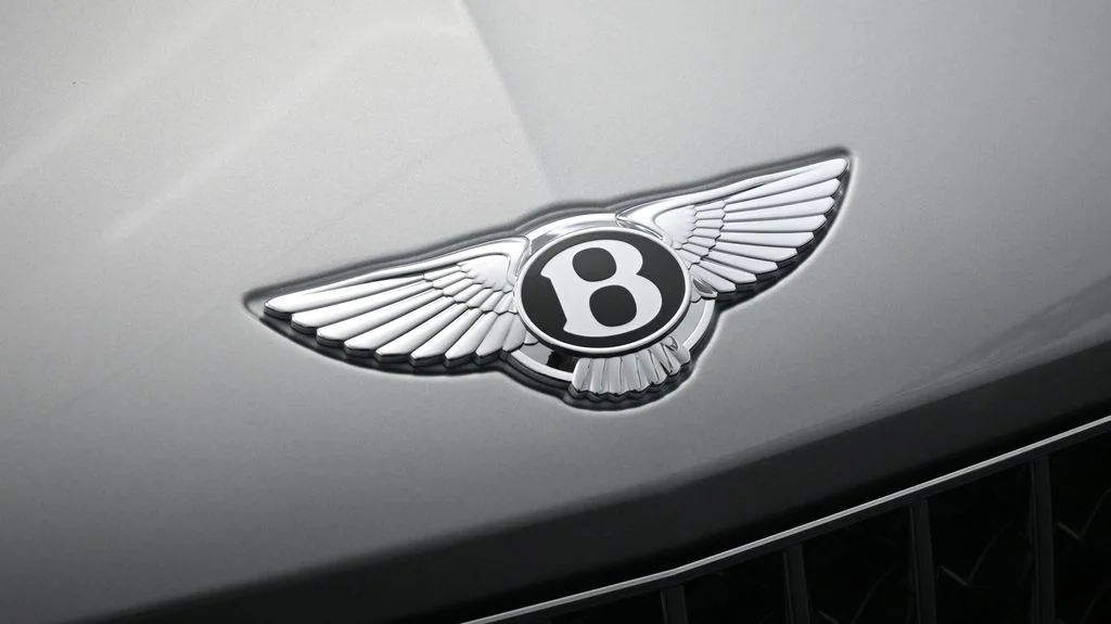 Used 2024  Bentley Azure image 20