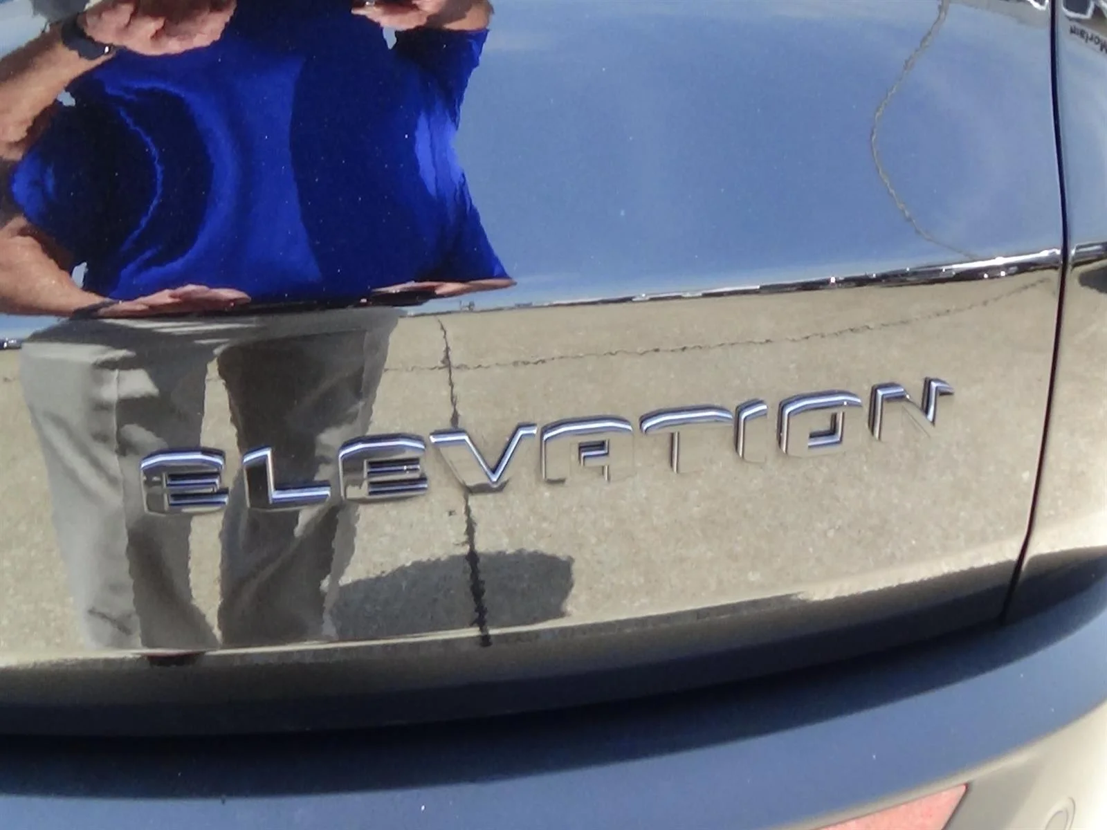 Used 2025 Ebony Twilight Metallic (gb8) GMC Elevation image 11