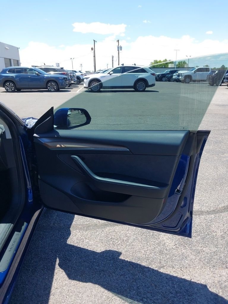 Used 2022  Tesla Long Range image 5