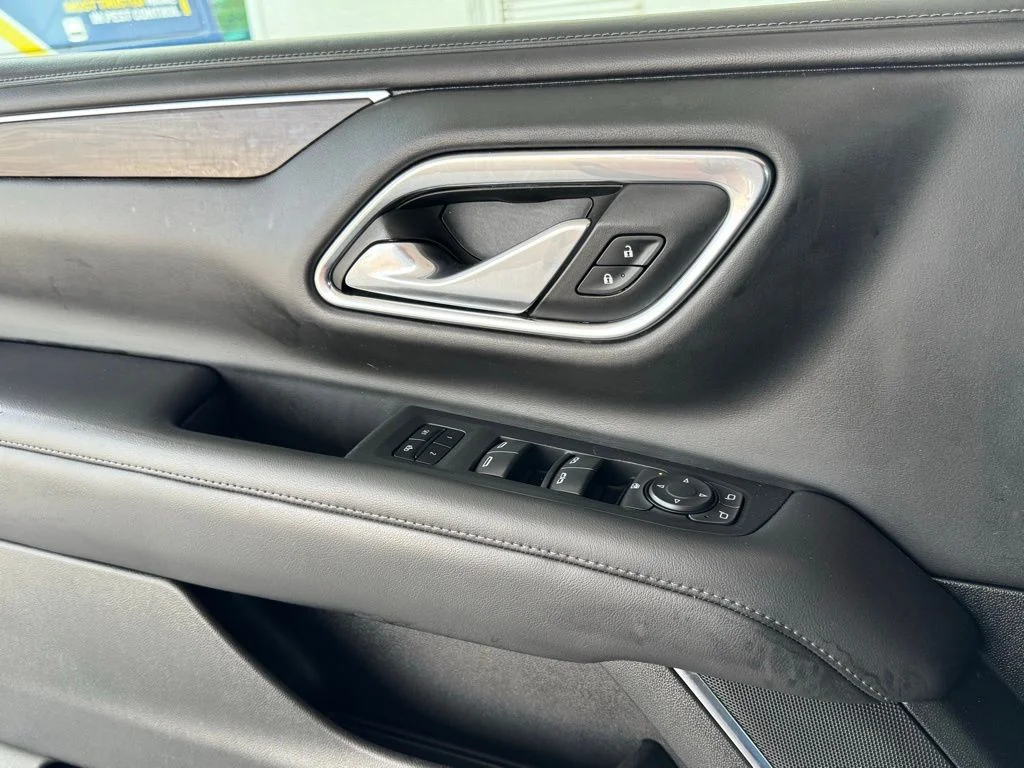 Used 2021 Red Chevrolet Z71 image 37