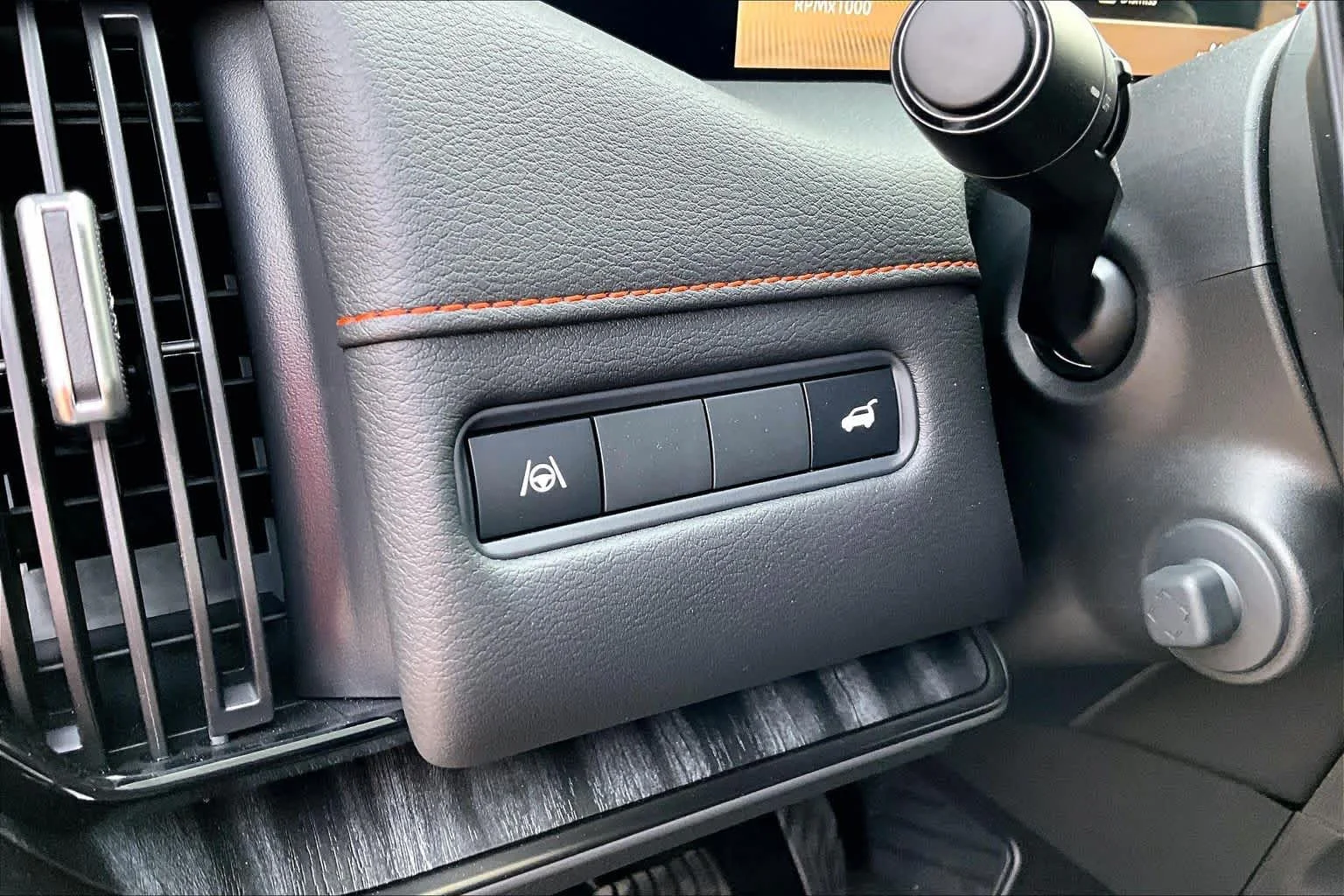2026 Nissan Armada PRO-4X - Photo 17