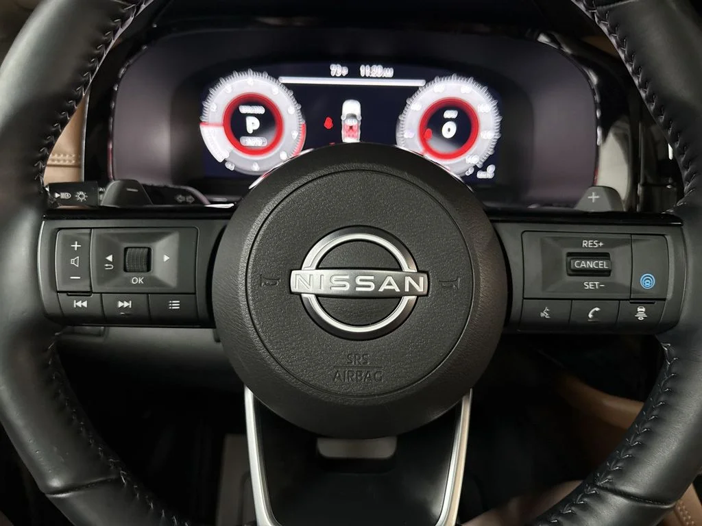 Used 2025 Gun Metallic Nissan Platinum image 23