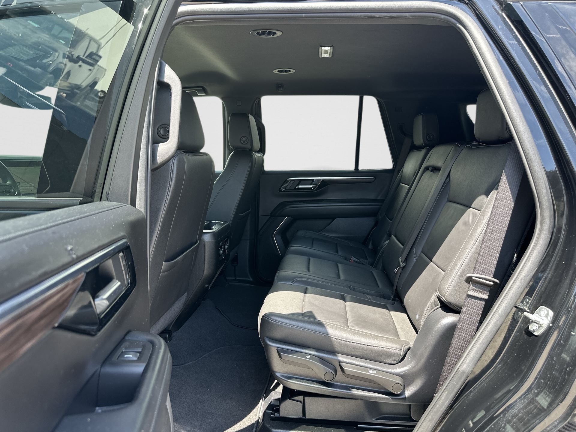 2025 Chevrolet Tahoe Z71 - Photo 24