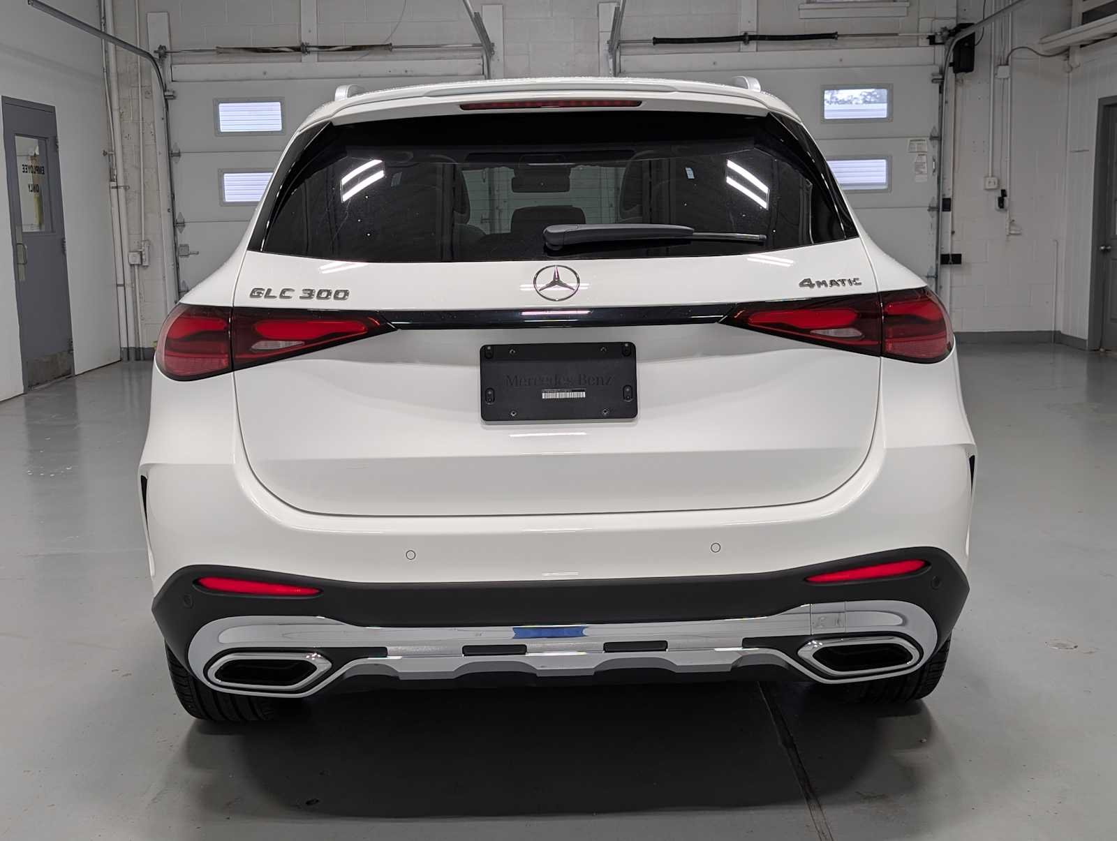 Used 2026 Polar White Mercedes-Benz GLC 300 image 9