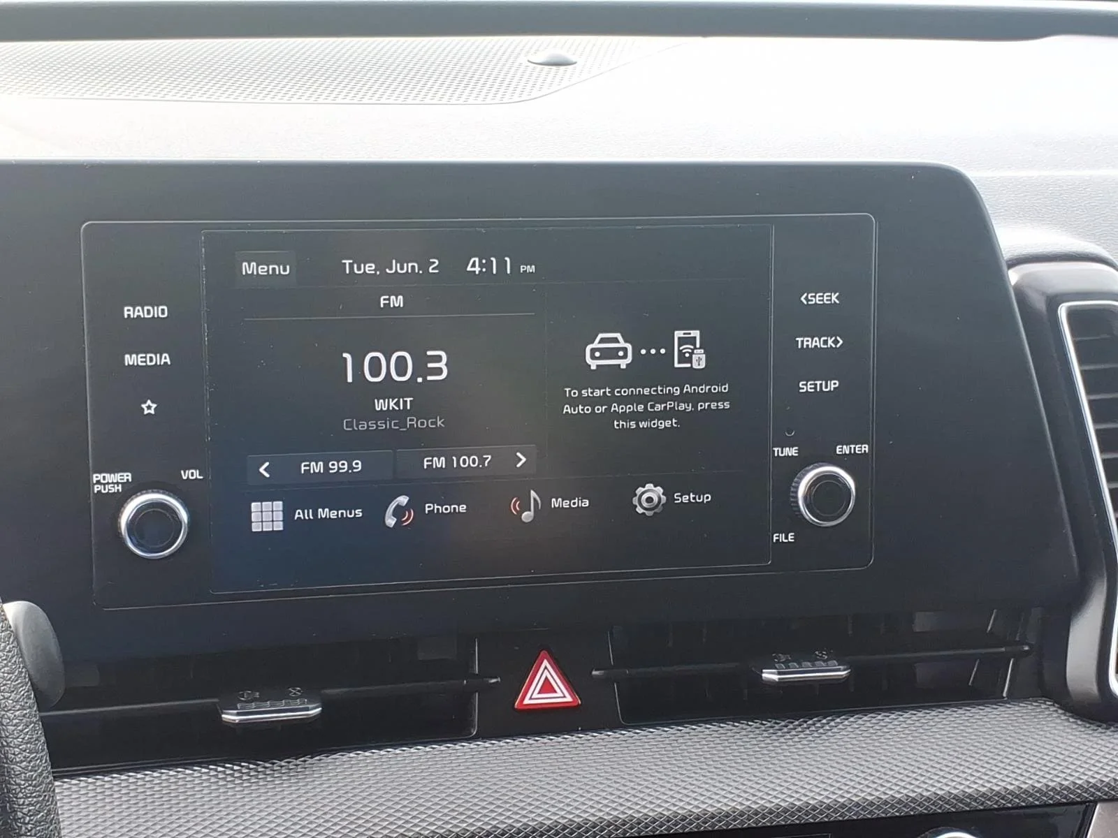 Used 2024 Snow White Pearl Kia LX image 19