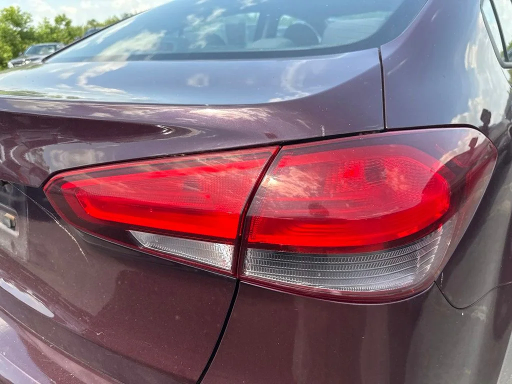 Used 2018 Red Kia LX image 21