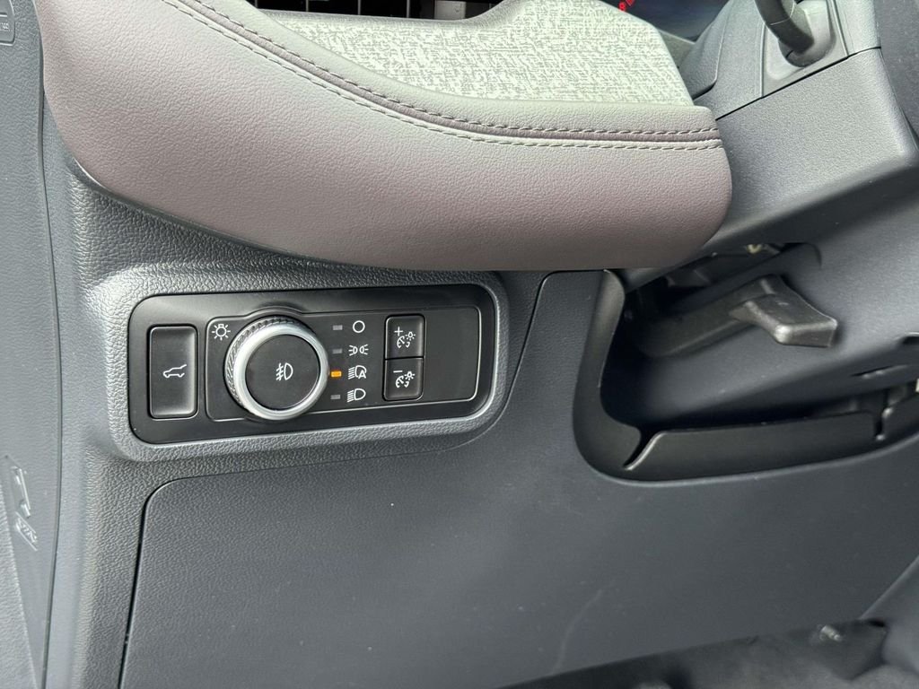 Used 2026 Gray Ford Platinum image 10