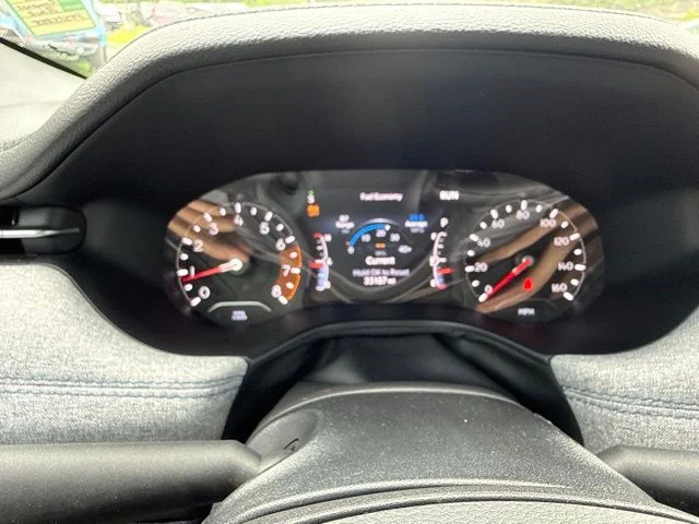Used 2023 Black Jeep Latitude image 35