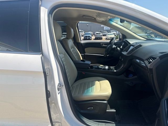 Used 2019 White Ford SEL image 19
