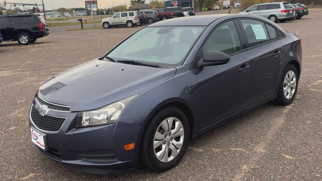 2013 Chevrolet Cruze LS photo 3
