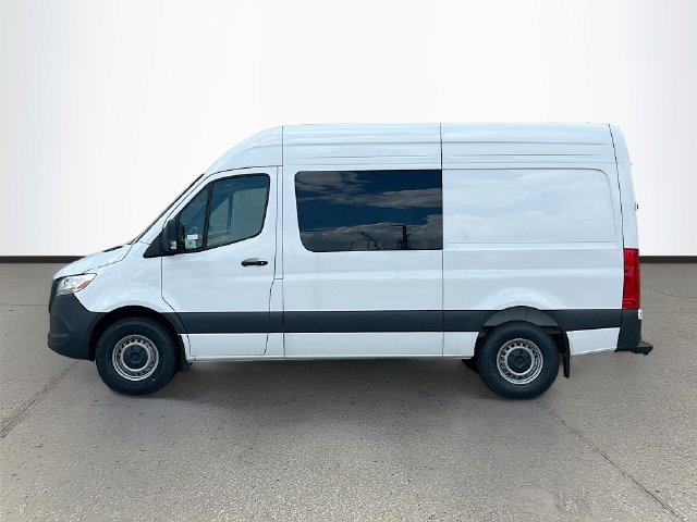New 2026 Arctic+White Mercedes-Benz Crew 144 WB image 4