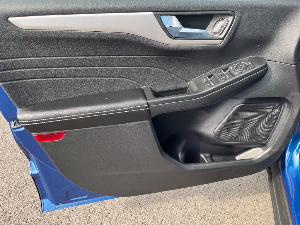 Used 2022 Blue Ford SEL image 11