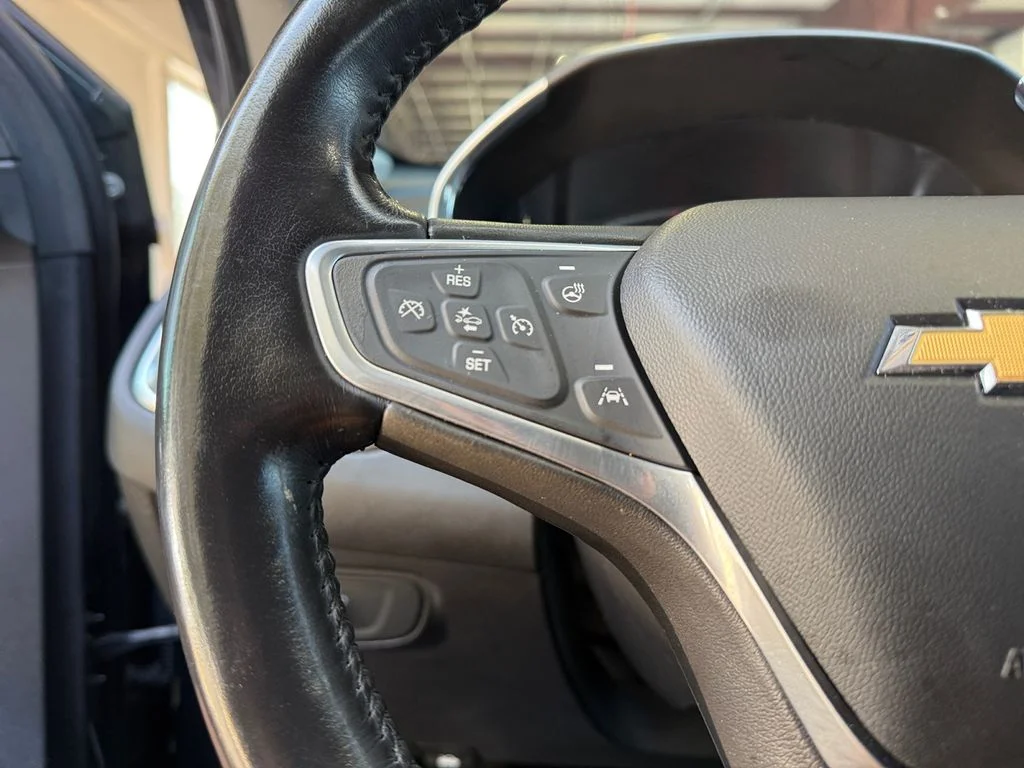 Used 2022 Gray Chevrolet LT image 24
