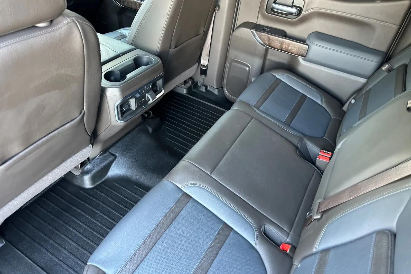 Certified Used 2020 White Frost Tricoat GMC Denali image 4