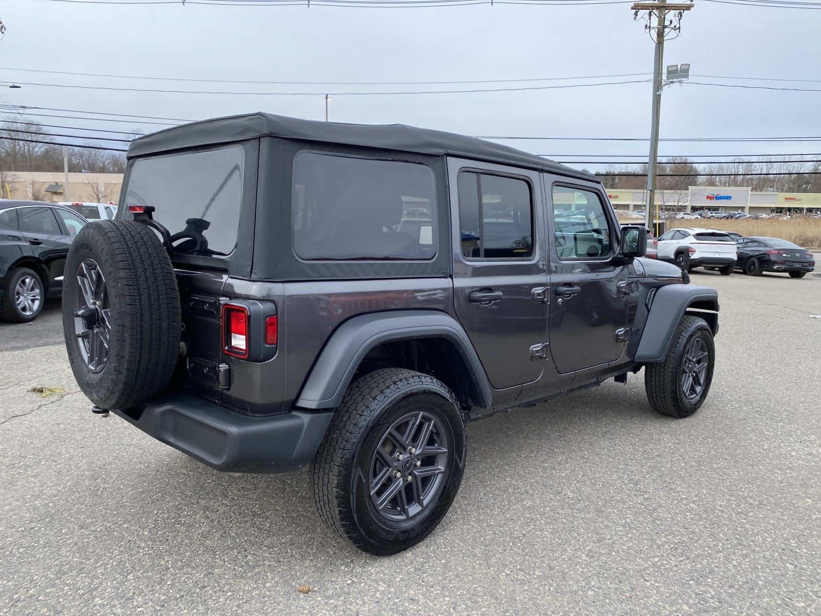 Certified Used 2025 Granite Crystal Metallic Clearcoat Jeep Sport S image 3