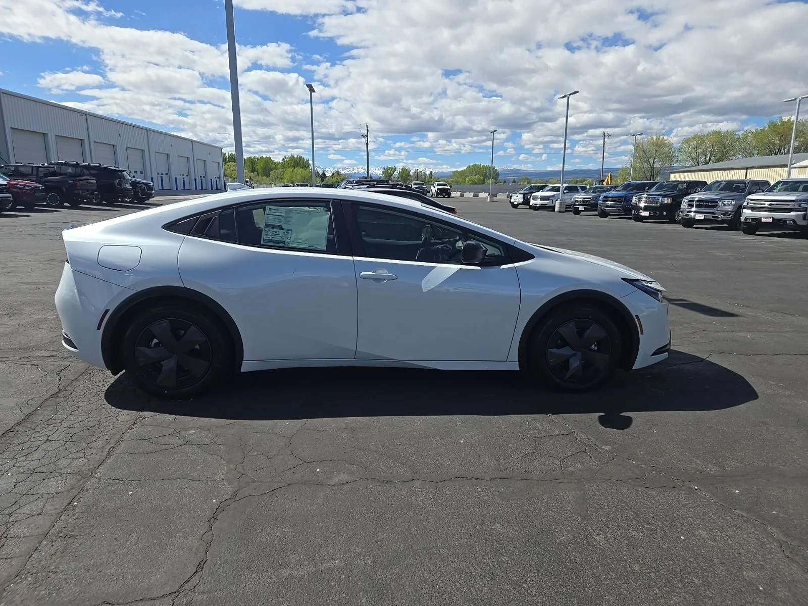 New 2025 Wind Chill Pearl Toyota SE image 2