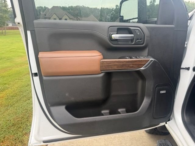 Used 2022 Beige Chevrolet High Country image 10