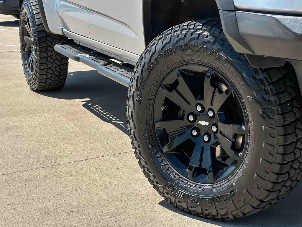 Used 2019 Silver Chevrolet ZR2 image 9