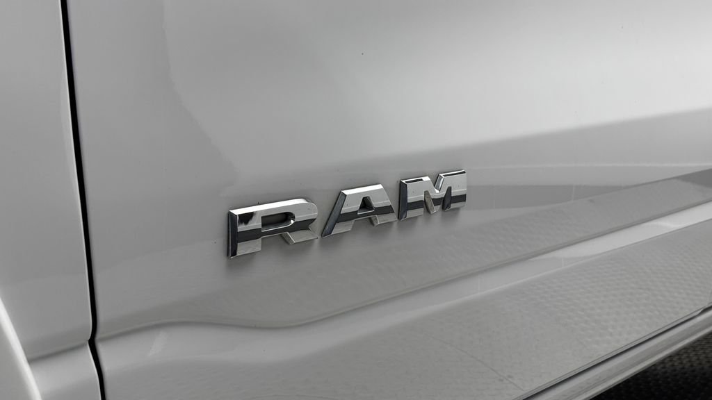 Used 2025 White Ram Big Horn/Lone Star image 5