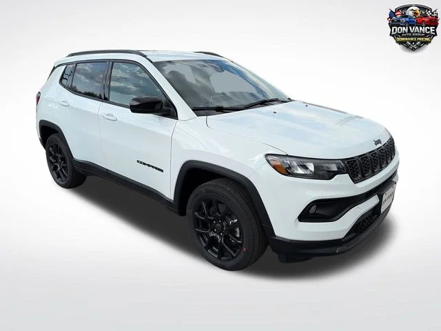 New 2026 White Jeep Latitude image 7