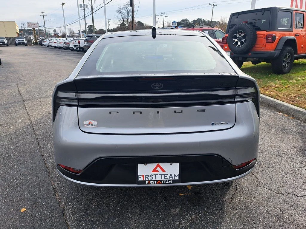 2026 Toyota Prius Plug-in Hybrid XSE - Photo 7