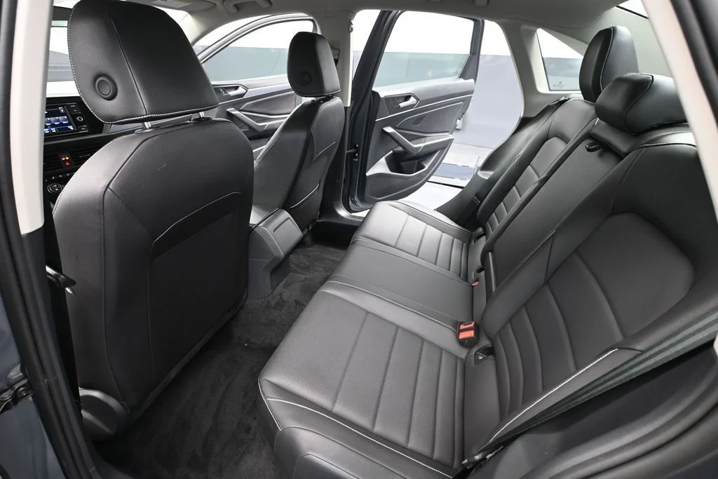 Used 2024 Gray Volkswagen 1.5T SE image 37