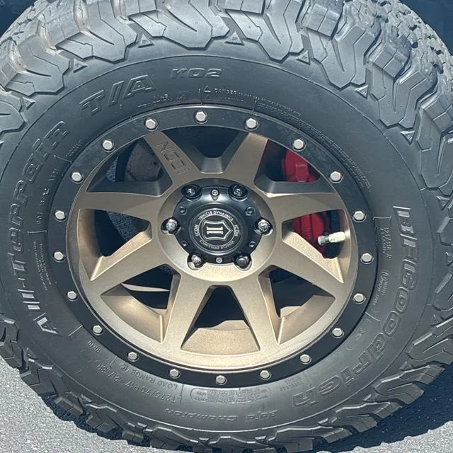 Used 2017 Super White Toyota TRD Off-Road image 15