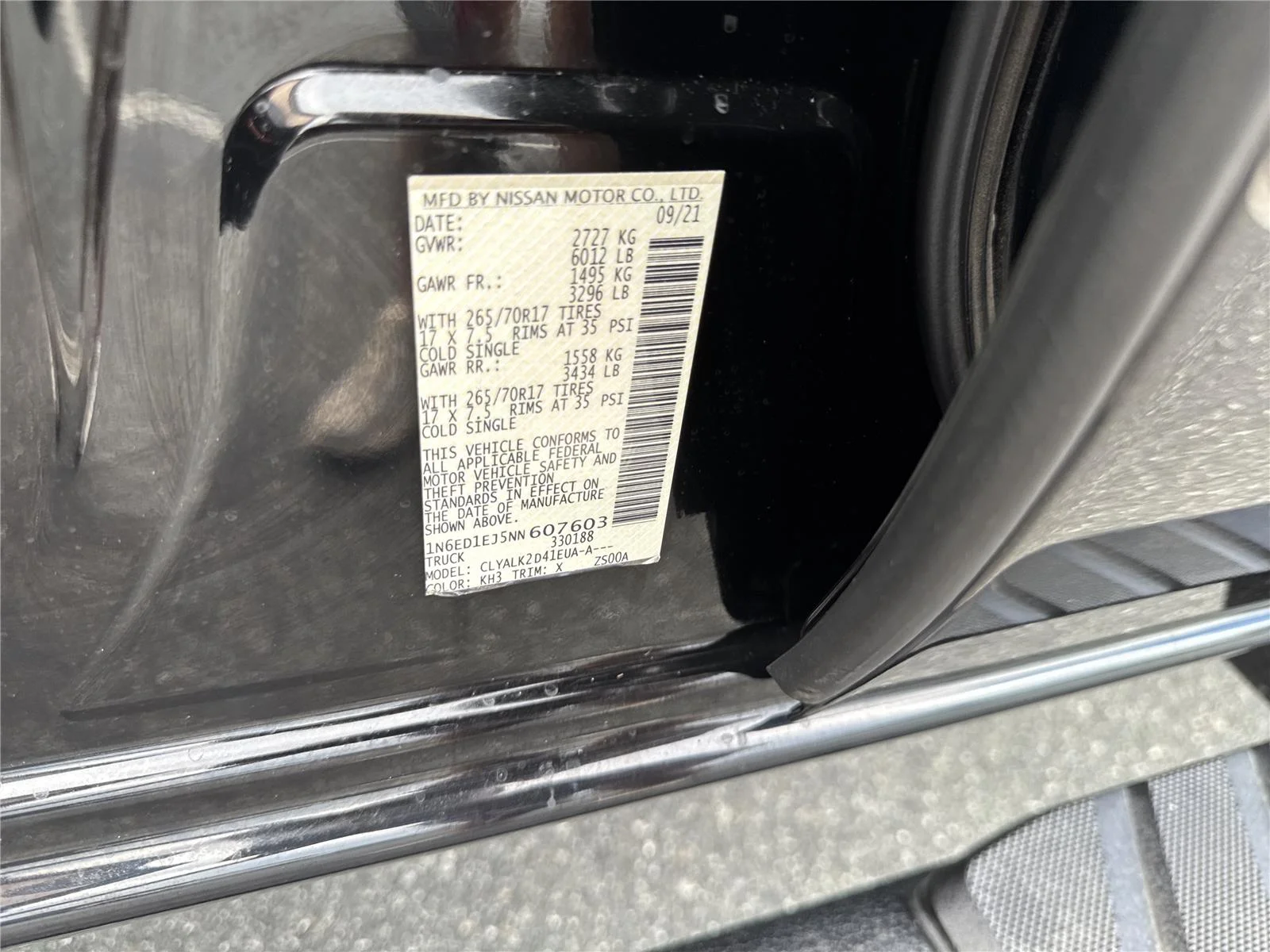 Used 2022 Super Black Nissan PRO-X image 38
