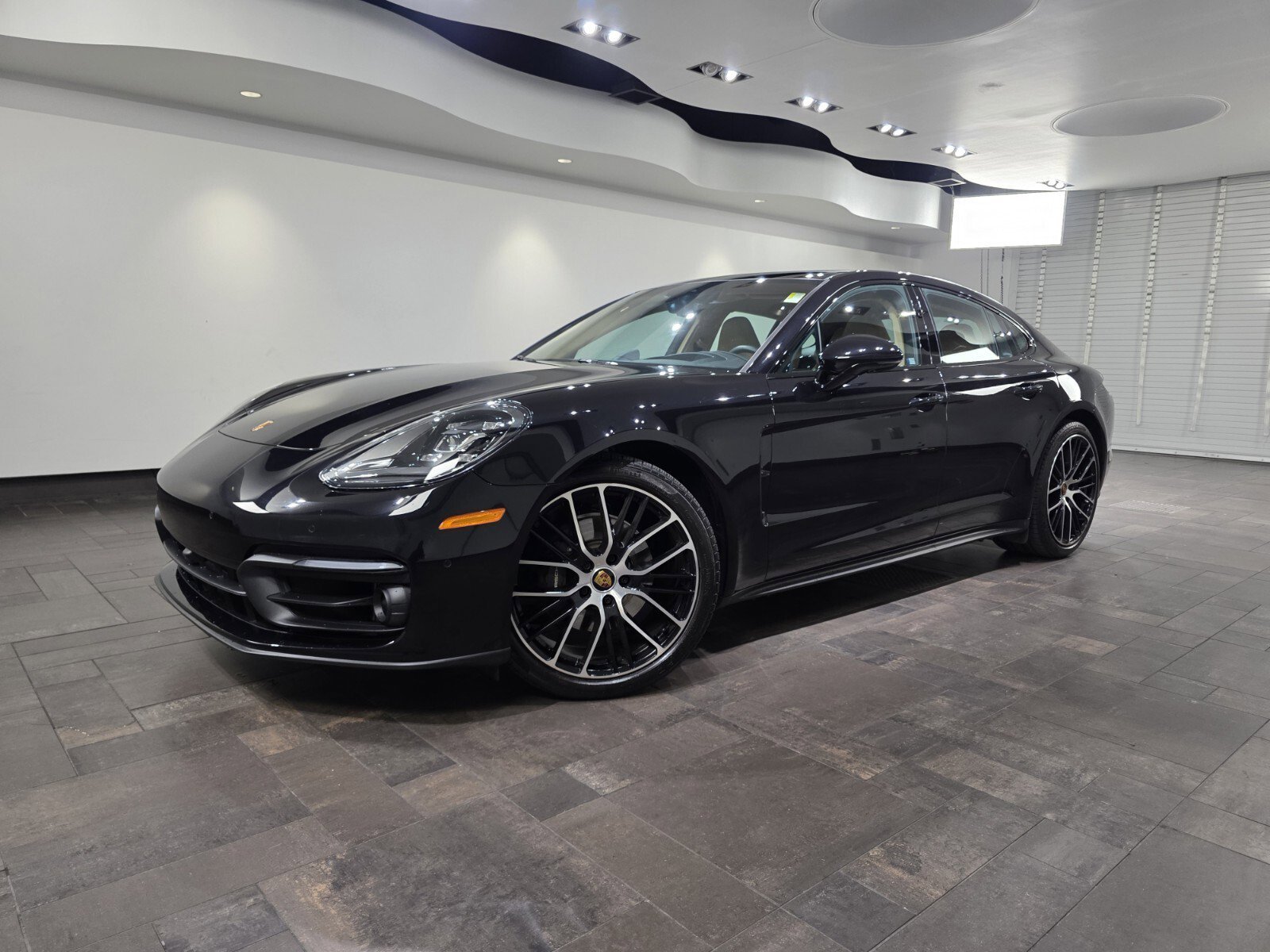 2023 Porsche Panamera 4 Platinum Edition's photo