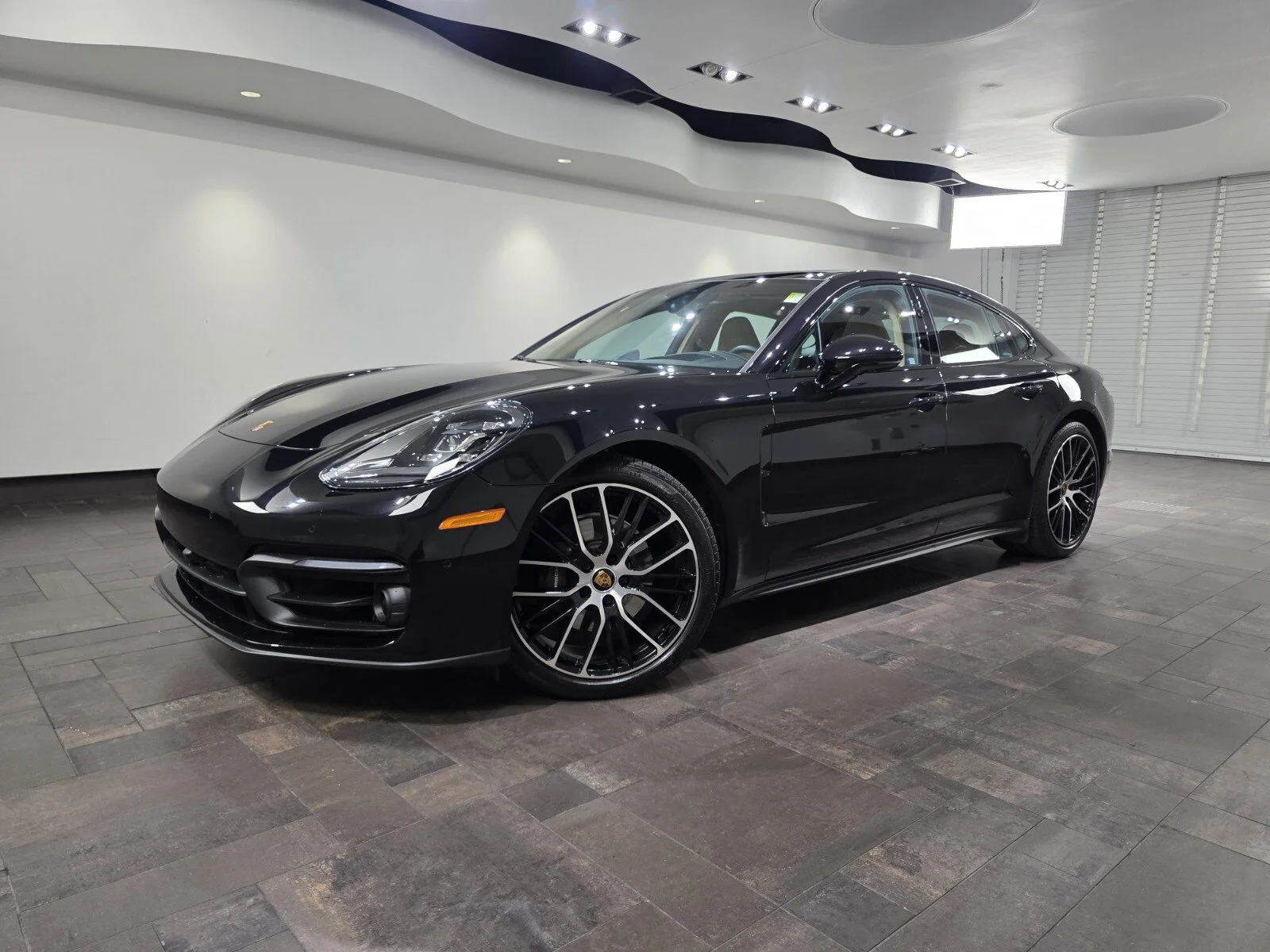 2023 Porsche Panamera 4 Platinum Edition's photo