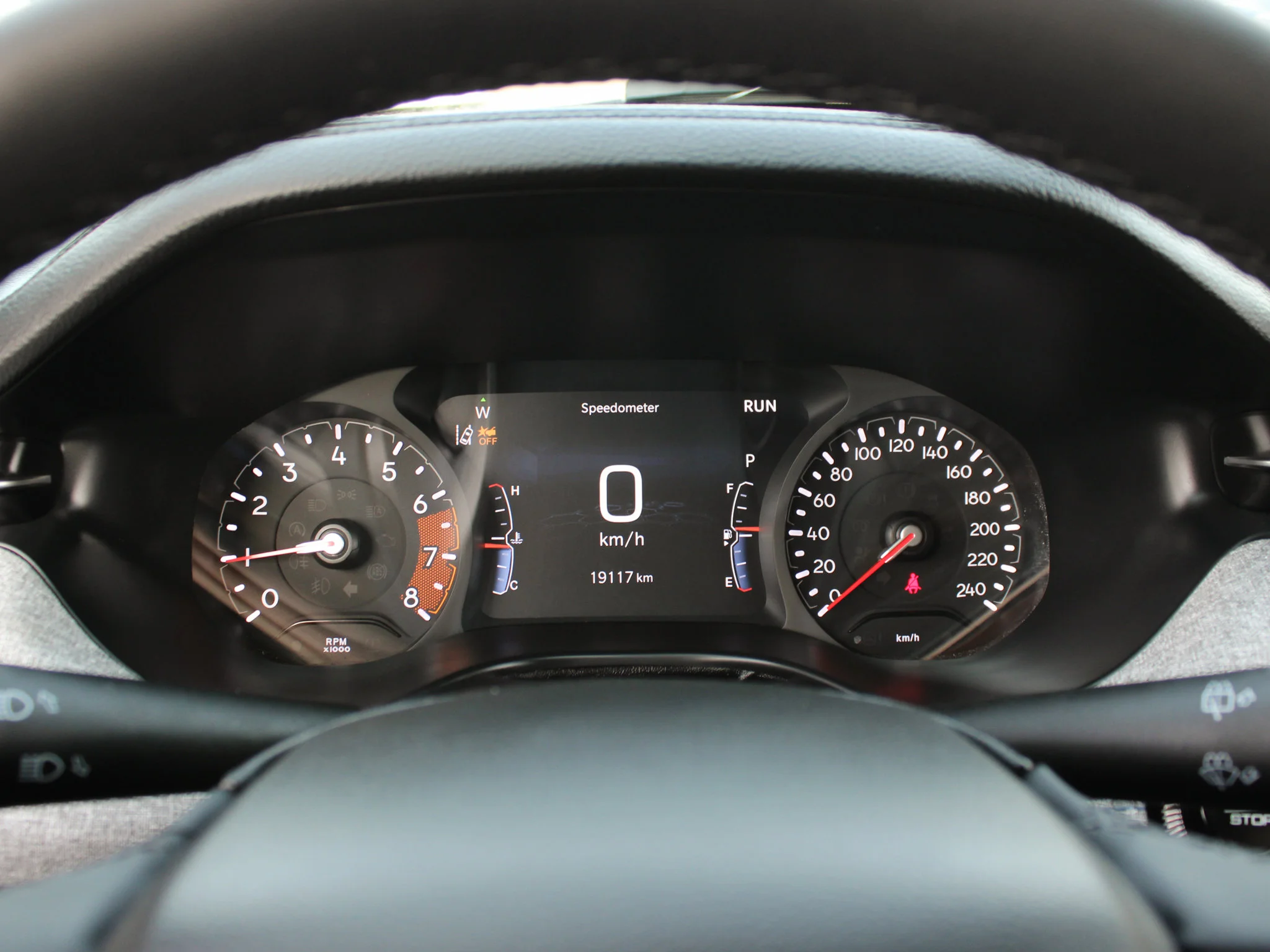 Certified Used 2025 White Jeep North * No Accidents | Heated Seats | Apple CarPlay | Remote Start | Forward Collision Warning image 7