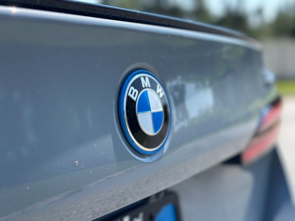 New 2027 Brooklyn Grey Metallic BMW 550e xDrive image 13