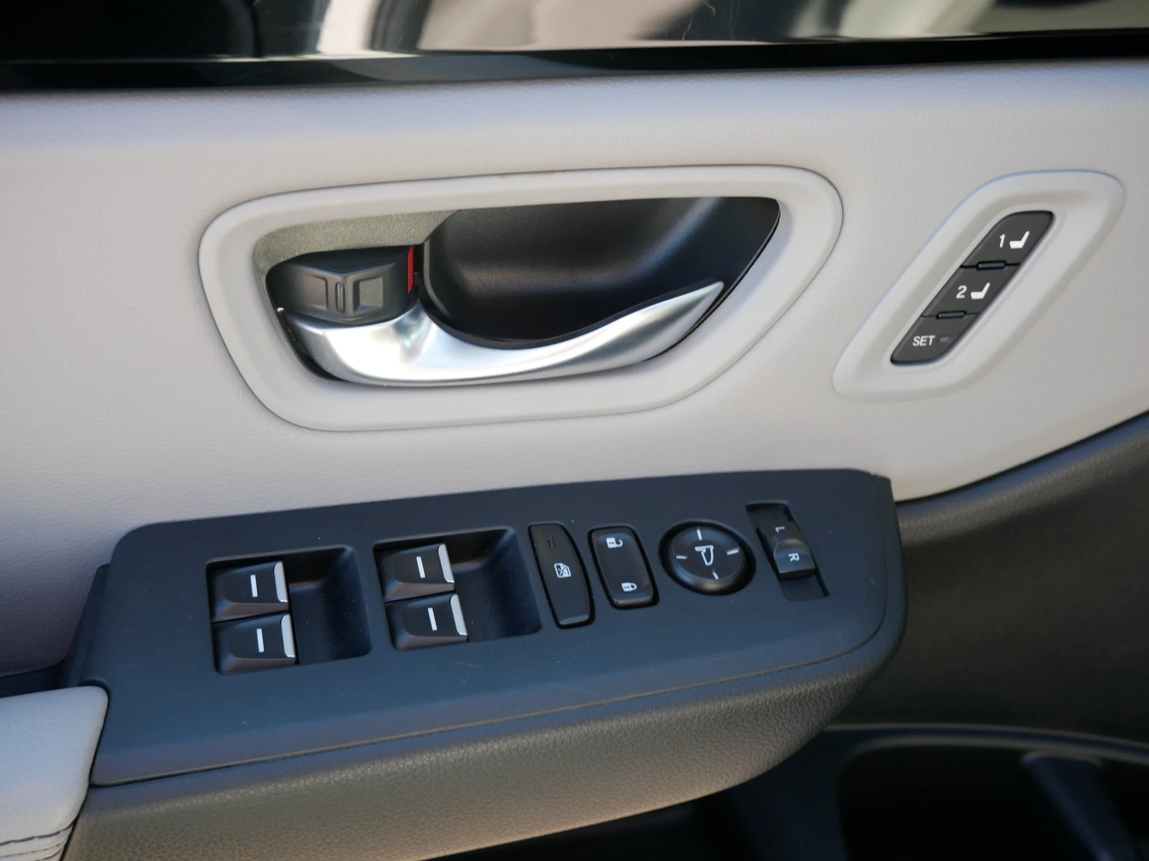 2025 Honda Pilot Touring - Photo 19