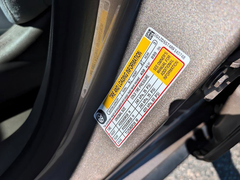 Used 2024 Mineral Gray Metallic Chevrolet LT image 31