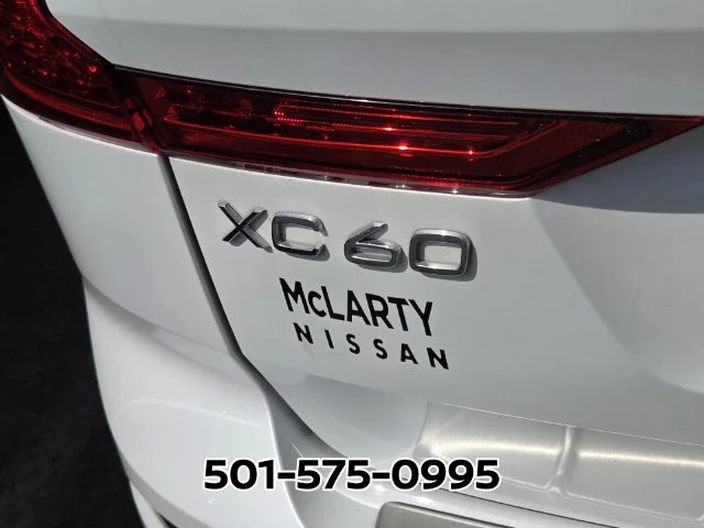 Used 2021 White Volvo T5 Momentum image 12