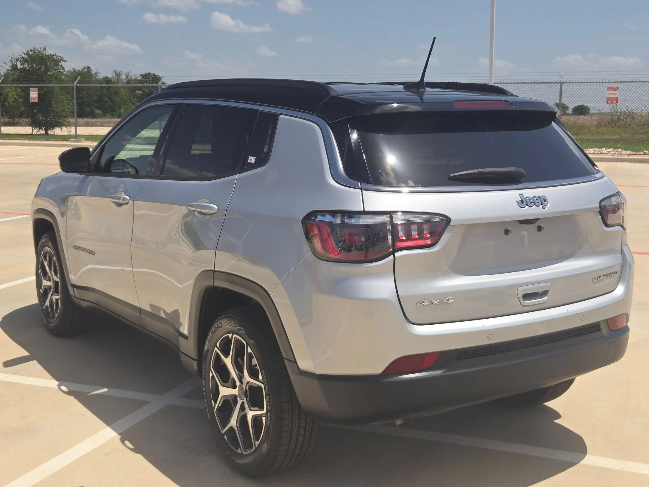 Used 2025 Silver Jeep Limited image 5