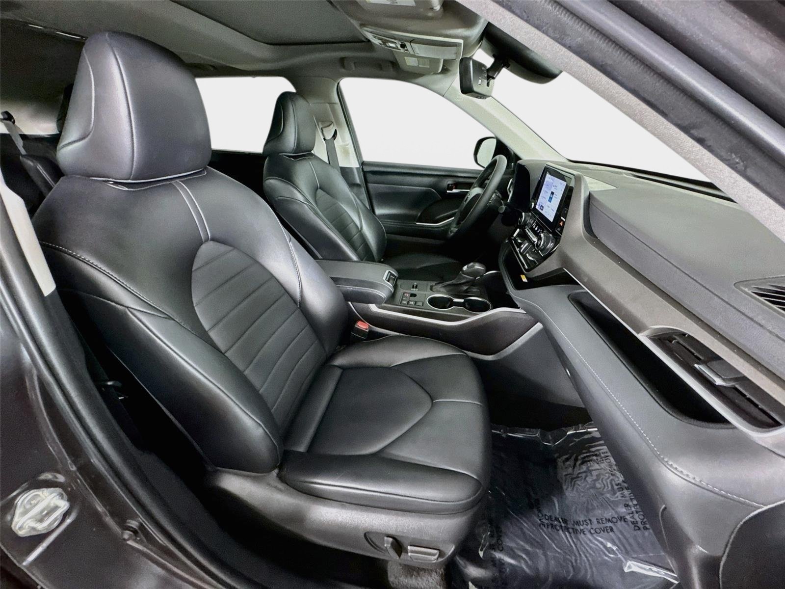 Used 2023 Magnetic Gray Metallic Toyota Hybrid XLE image 28