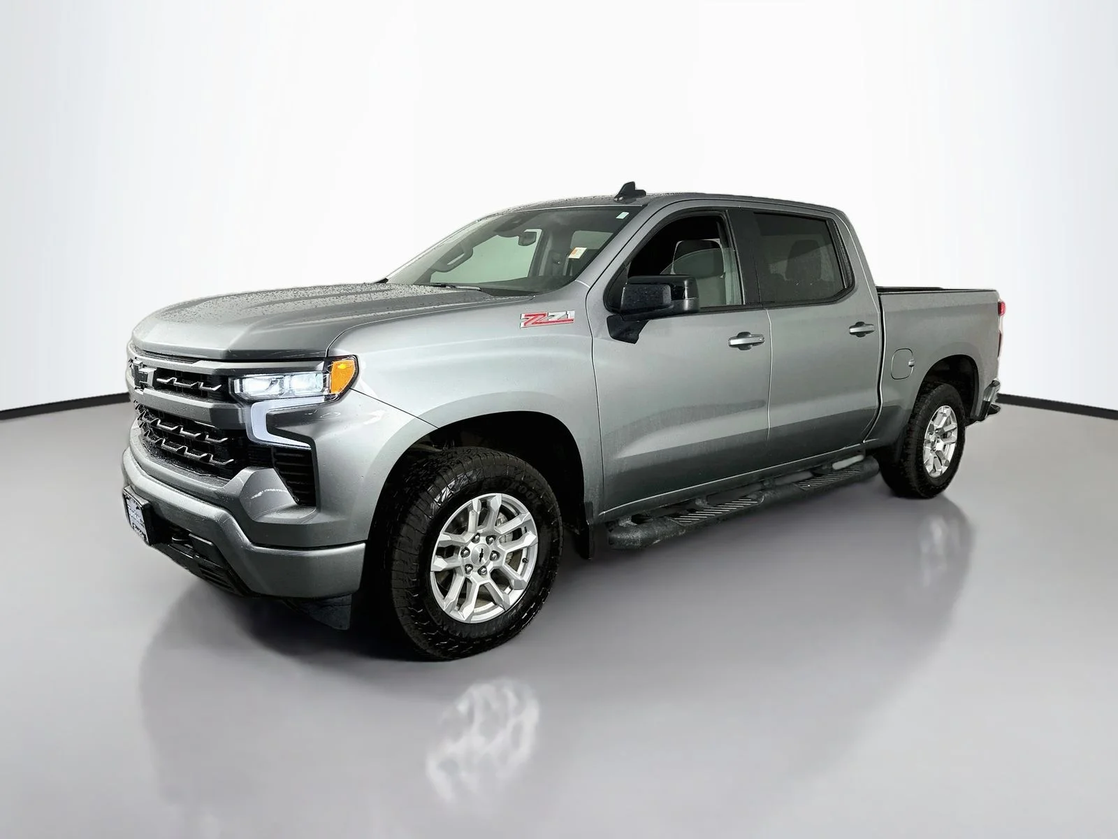 Used 2023 Sterling Gray Metallic Chevrolet RST image 4